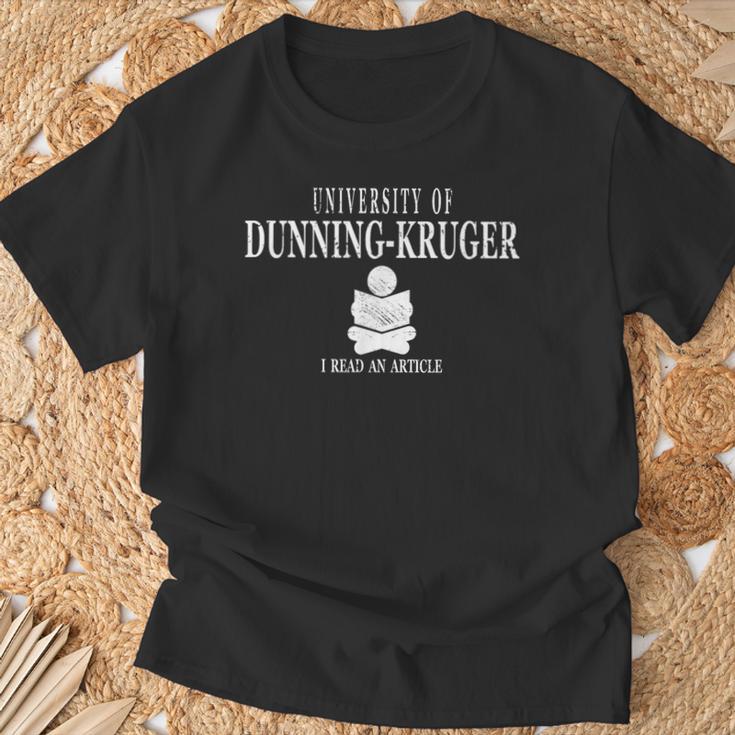 University Of Dunning Kruger T-Shirt Geschenke für alte Männer