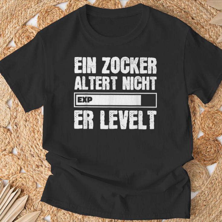 Gamer Birthday Saying Ein Zocker Altert Nicht Er Levelt T-Shirt Geschenke für alte Männer