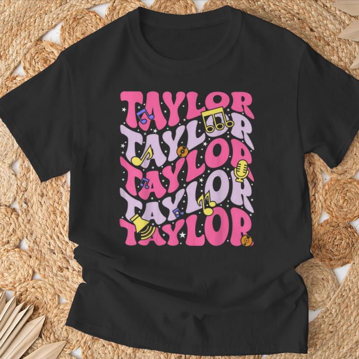 Girl Retro Taylor First Name Personalized Birthday Groovy T-Shirt Gifts for Old Men