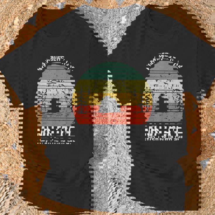 Gracioso Lo Que Sucede En La Cueva Del Hombre Se Queda En La Cueva Del Hombre Camiseta unisex Regalos para ancianos