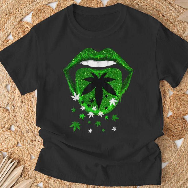 Green Sexy Lips Biting Cool Cannabis Marijuana Weed Pot Leaf T-Shirt Gifts for Old Men