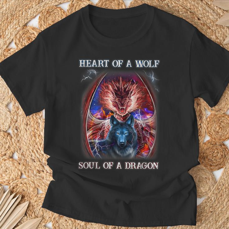 Heart Of Wolf Soul Of A Dragon Cool Dragon Wolf Warrior T-Shirt Gifts for Old Men
