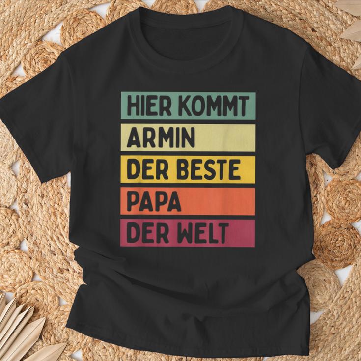 Herren Hier Kommt Armin Der Beste Papa Der Weltatertag Retro T-Shirt Geschenke für alte Männer