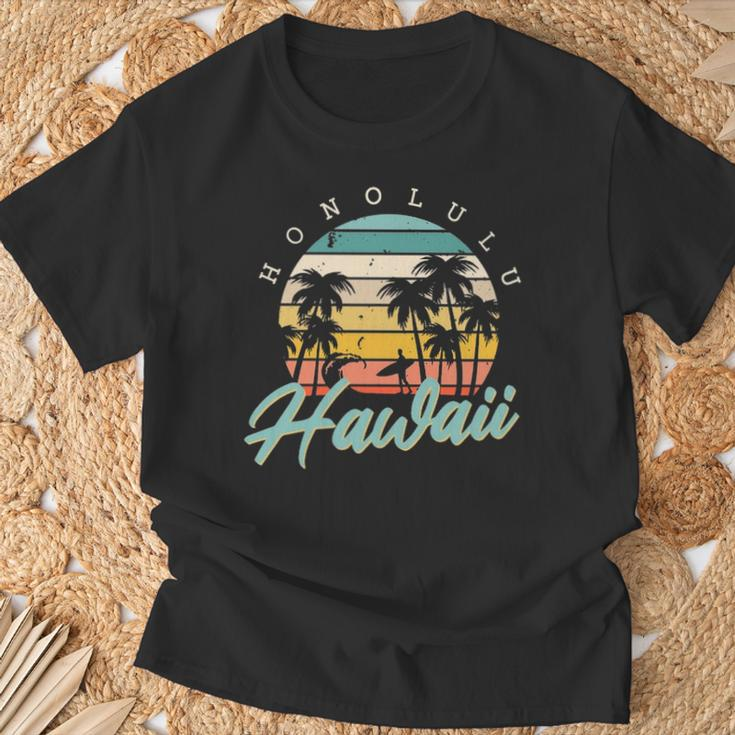 Honolulu Hawaii Surfing Oahu Island Aloha Sunset Palm Trees T-Shirt Gifts for Old Men