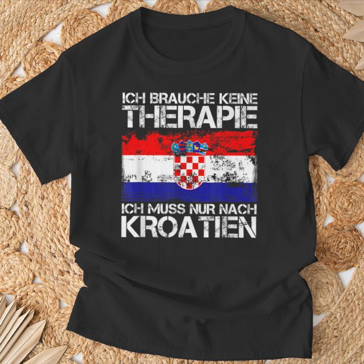 Ich Brauche Keine Therapie Ich Muss Nur Nach Kroatien T-Shirt Geschenke für alte Männer