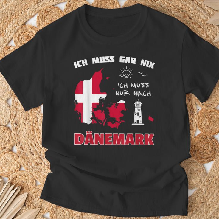 Ich Muss Gar Nix Muss Nur Nach Denmark T-Shirt Geschenke für alte Männer
