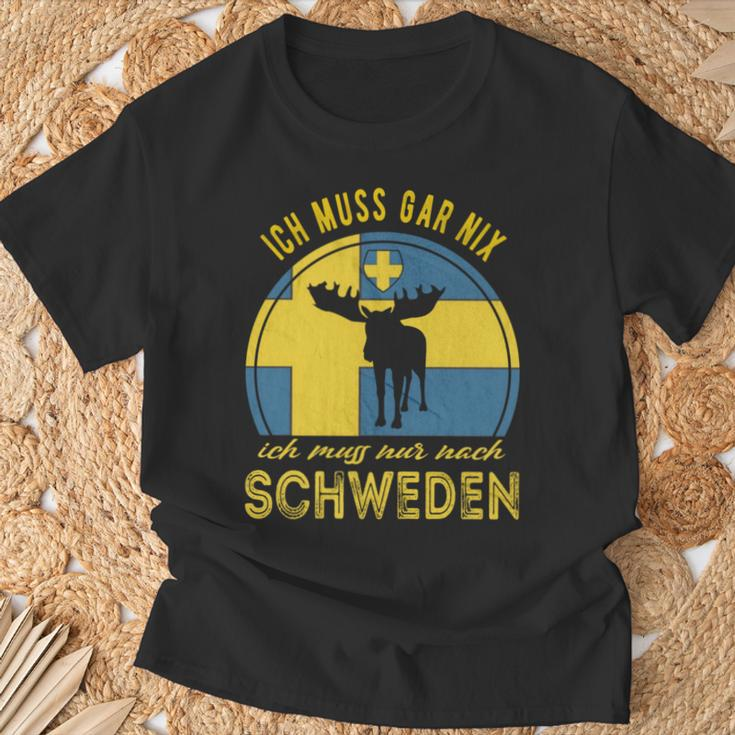 Ich Muss Gar Nix Ich Muss Nur Nach Sweden Long-Sleeved T-Shirt Geschenke für alte Männer