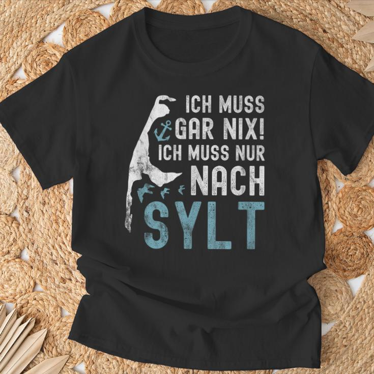 Ich Muss Gar Nix Ich Muss Nur Nach Sylt S T-Shirt Geschenke für alte Männer
