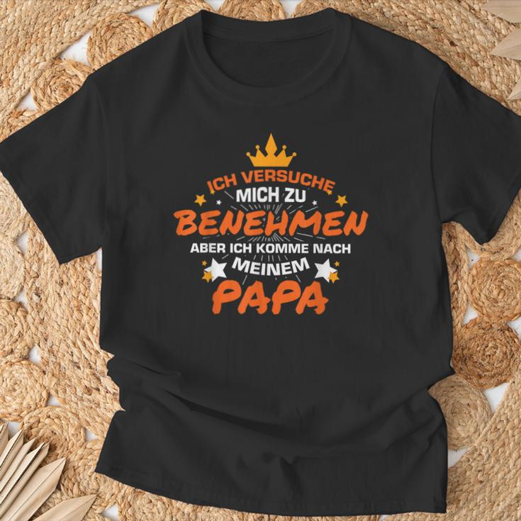 Ich Versuche Mich Zu Benehmen Papa T-Shirt Geschenke für alte Männer