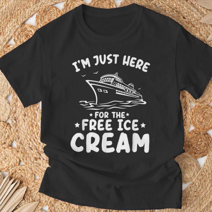 I'm Just Here For The Free Ice Cream Family Trip Cruise 2024 T-Shirt Gifts for Old Men