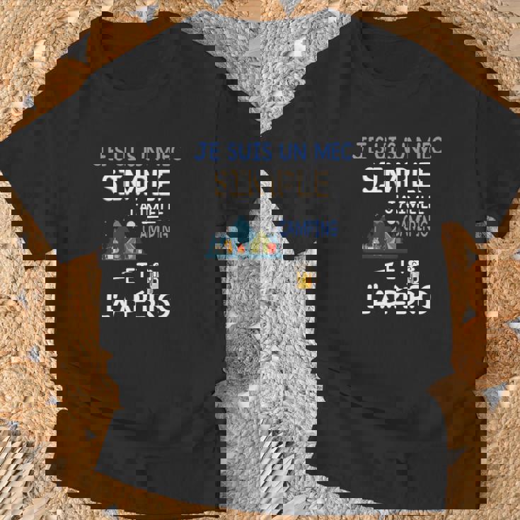 Je Suis Un Mec Simple-Camping T-Shirt Cadeaux pour les vieillards