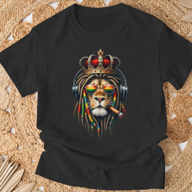 King Rasta Reggae Rastafarian Music Headphones Lion Of Judah T-Shirt Gifts for Old Men
