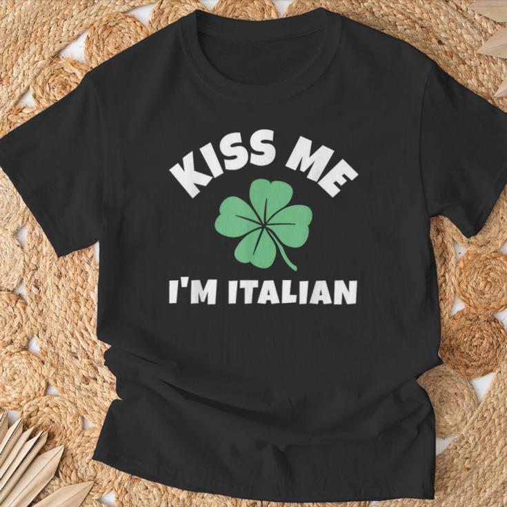 Kiss Me I'm Italian St Patrick's Day Irish Italy T-Shirt Gifts for Old Men
