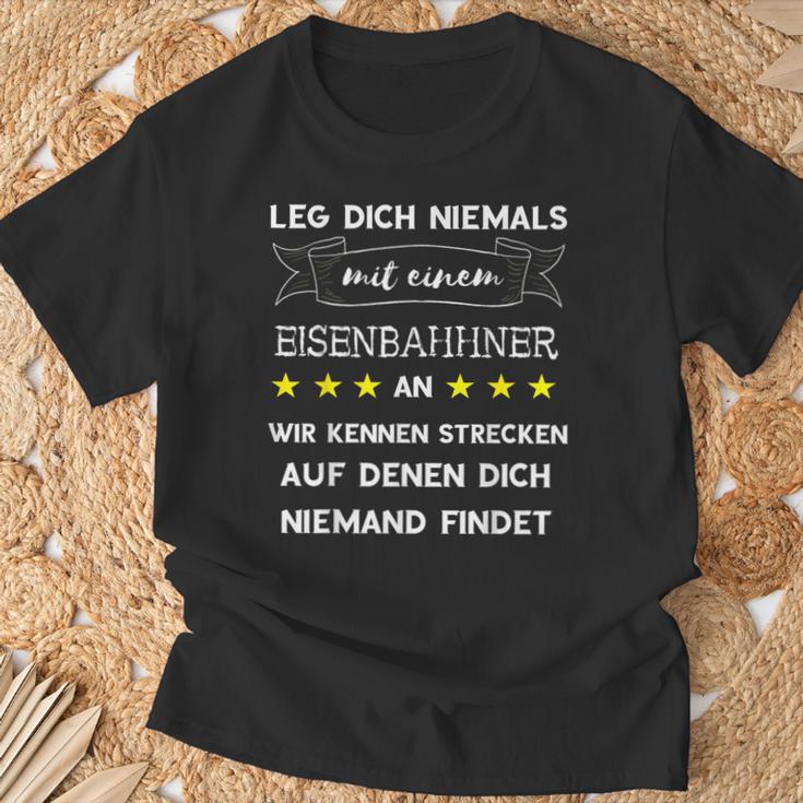 Leg Dich Niemal Mit Einem Eisenbahner An Schaffner Slogan T-Shirt Geschenke für alte Männer