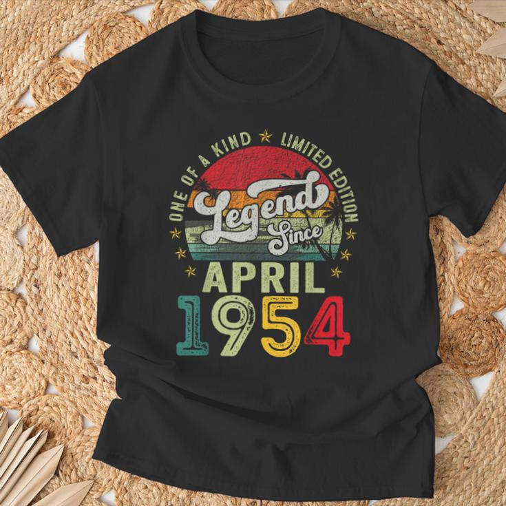 Legends Since April 1954 70 Year Old 70Th Birthday Men T-Shirt Gifts for Old Men