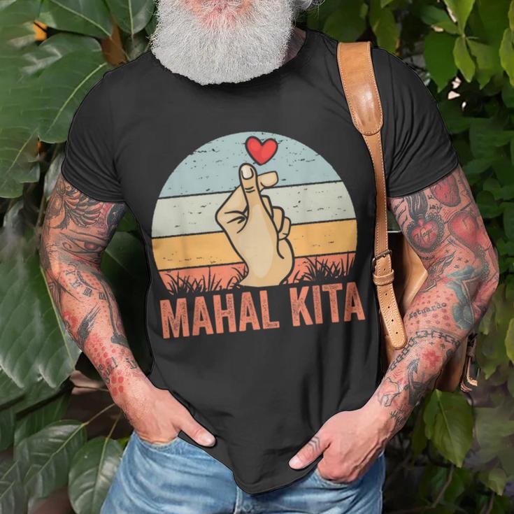 Mahal Kita Retro Pinoy Finger Heart For A Filipino Filipina T-Shirt ...