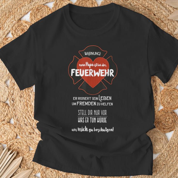 Mein Papa Ist Bei Der Feuerwehrpapa T-Shirt Geschenke für alte Männer