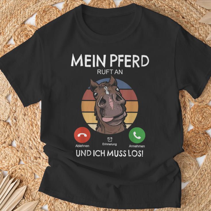 Mein Pferd Ruft An Und Ich Muss Los Reiterin Reiten Pferde German T-Shirt Geschenke für alte Männer