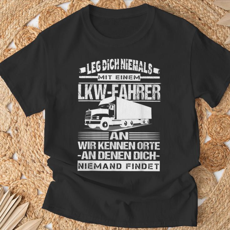 Men's Trucker Leg Dich Niemal Mit Ein Trucker An An T-Shirt Geschenke für alte Männer