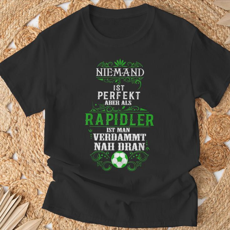 Niemand Ist Perfekt Aber Als Rapidler Verdammt Nah Dran T-Shirt Geschenke für alte Männer