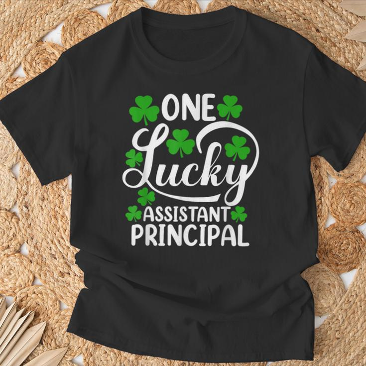 One Lucky Assistant Principal St Patrick's Day T-Shirt Gifts for Old Men