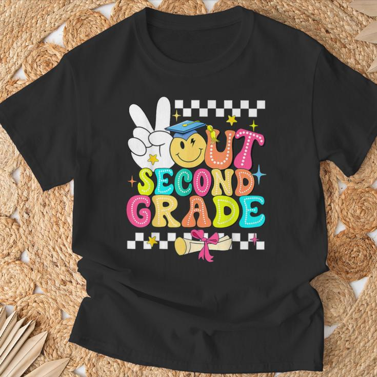 Peace Out Second Grade Happy Last Day Of School Teacher T-Shirt Gifts for Old Men