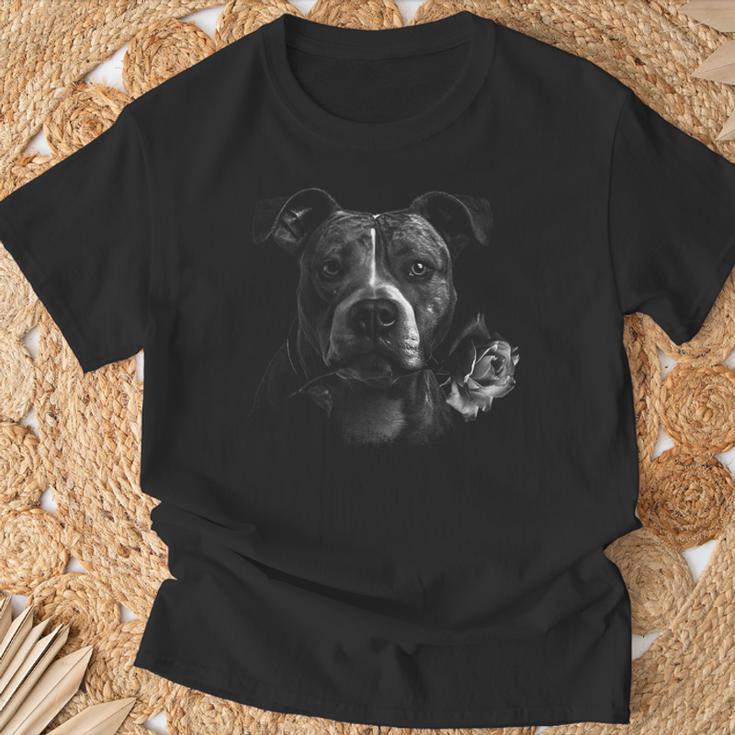 Plain Portrait Of Stafford Terrier And Rose T-Shirt Geschenke für alte Männer