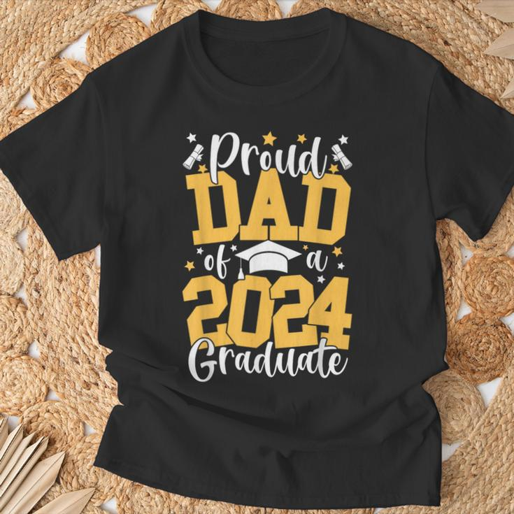 Proud Dad Of A Class Of 2024 Graduate Matching Family T-Shirt Gifts for Old Men