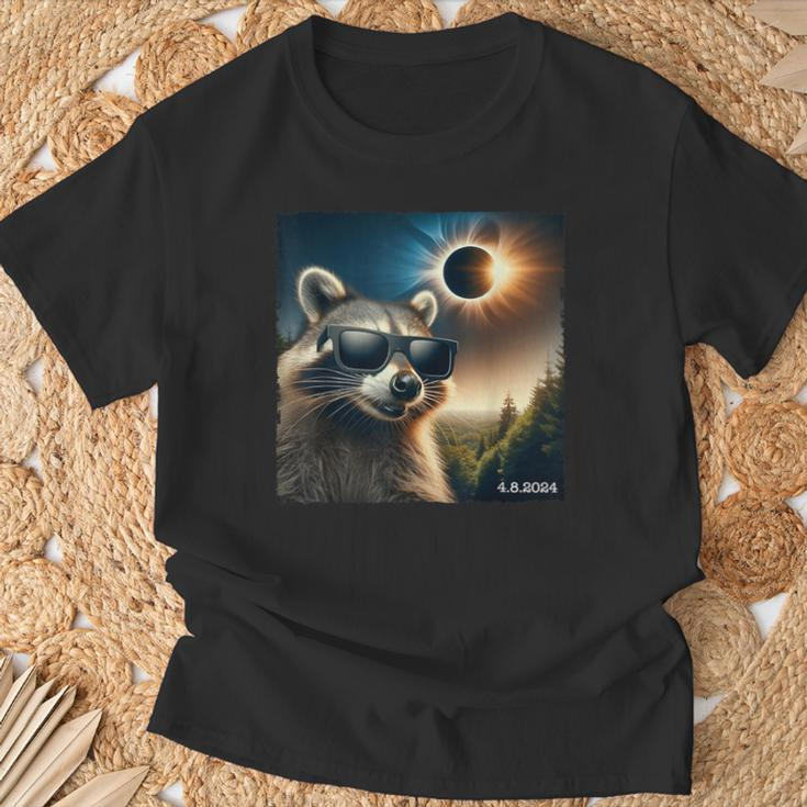 Raccoon Glasses Taking A Selfie With Solar 2024 Eclipse T-Shirt Gifts for Old Men