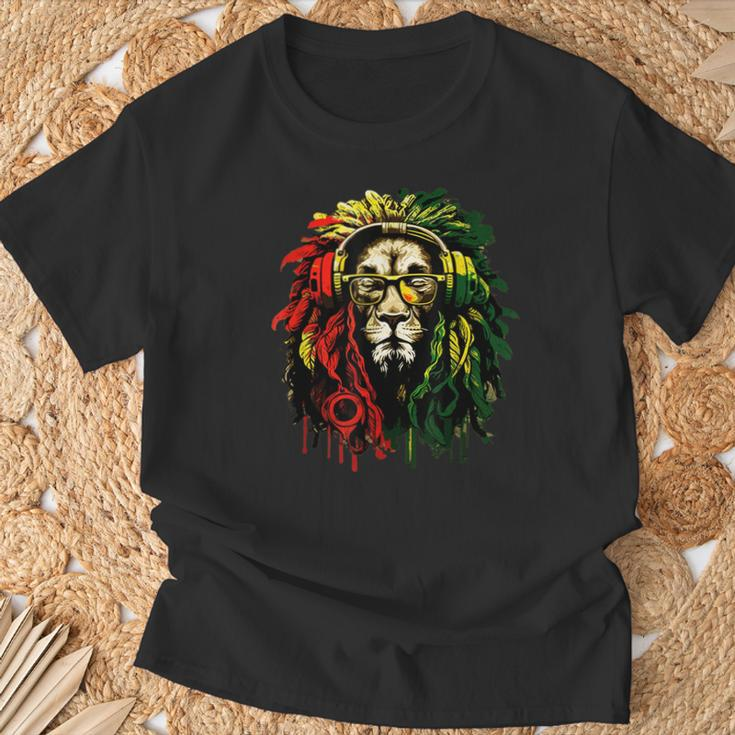 Rasta Reggae Music Headphones Hippie Reggae Lion Of Judah T-Shirt Gifts for Old Men