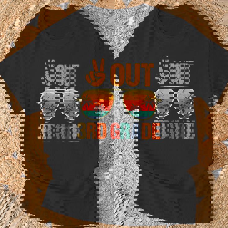 Retro Peace Out 3Rd Grade Groovy Happy Last Day Of School T-Shirt Gifts for Old Men
