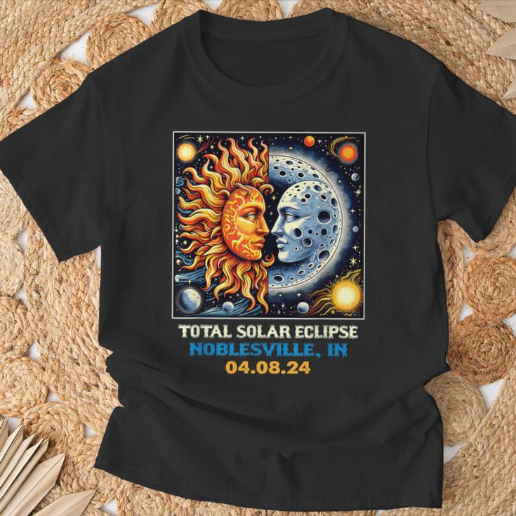 Retro Total Solar Eclipse Noblesville Indiana T-Shirt Gifts for Old Men