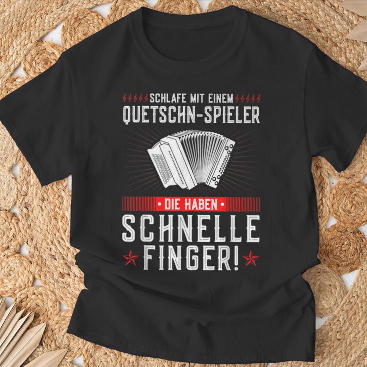 Schlafe Mit Einem Quessschn Player Styrian Harmonica T-Shirt Geschenke für alte Männer