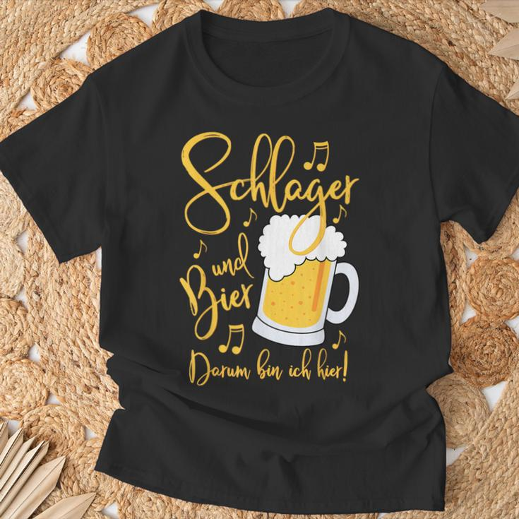 Schlager Und Bier Darum Bin Ich Hier Festival S T-Shirt Geschenke für alte Männer