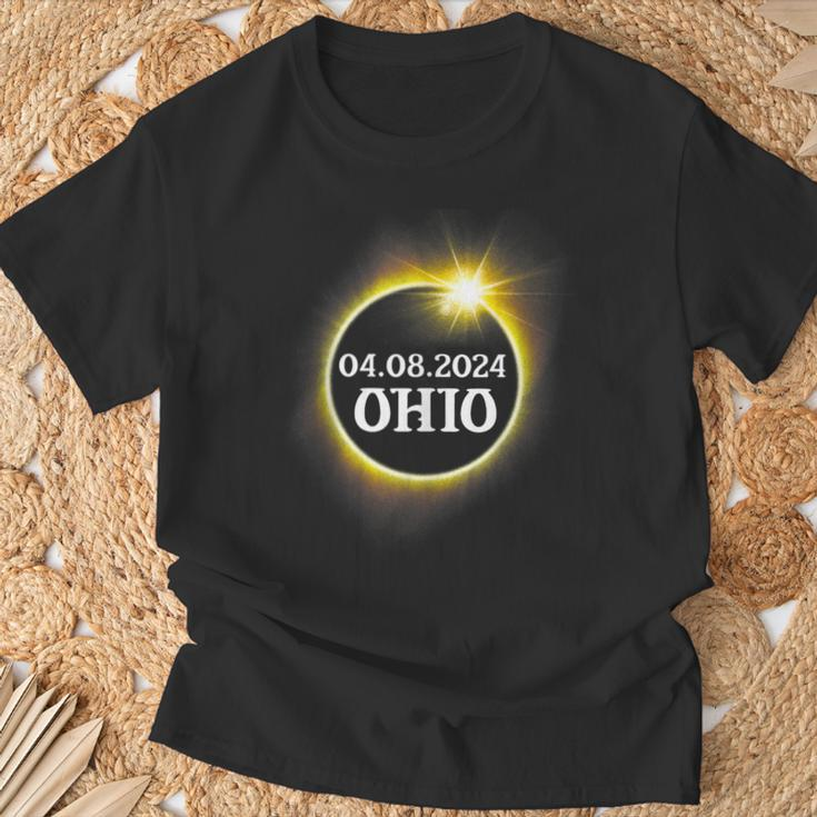 Solar Eclipse 2024 Ohio Usa State Totality Path Souvenir T-Shirt Gifts for Old Men