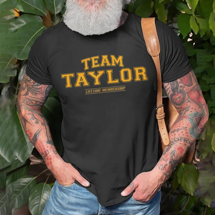 Team Taylor Proud Family Surname Last Name T-Shirt Gifts for Old Men