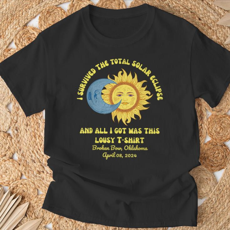 Total Solar Eclipse Broken Bow Oklahoma April 8 2024 Retro T-Shirt Gifts for Old Men