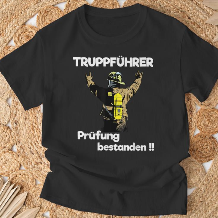 Truckührer Und Cooler Feuerwehrmann Text In German T-Shirt Geschenke für alte Männer