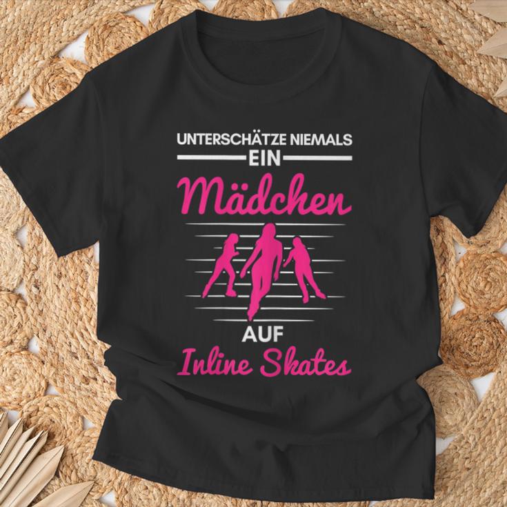 Underschätze Nie Mädchen Auf Inline Skates Inline Skating T-Shirt Geschenke für alte Männer