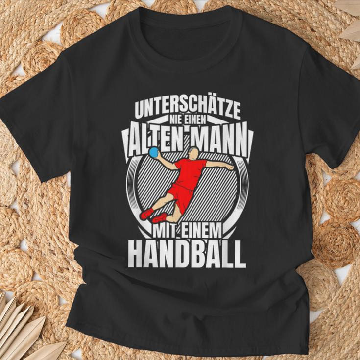 Unterschätze Nie Einen Alten Mann Handball T-Shirt Geschenke für alte Männer