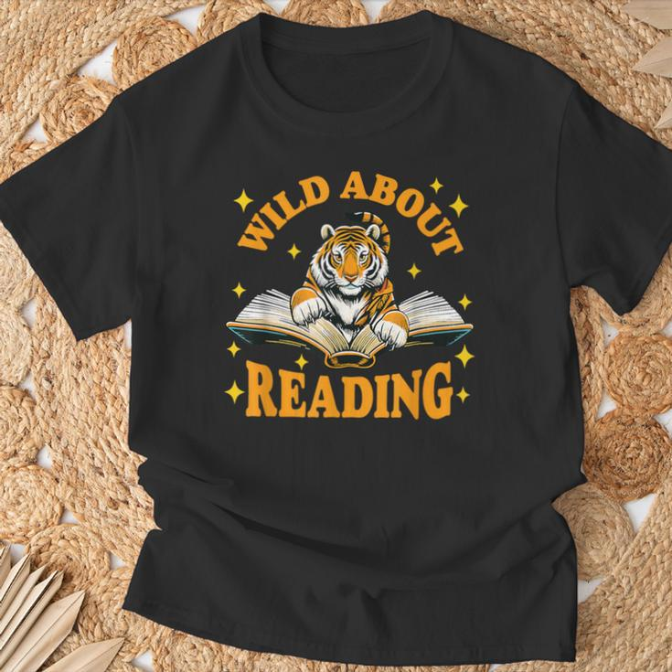 Wild About Reading Tiger For Teachers & Students T-Shirt Gifts for Old Men