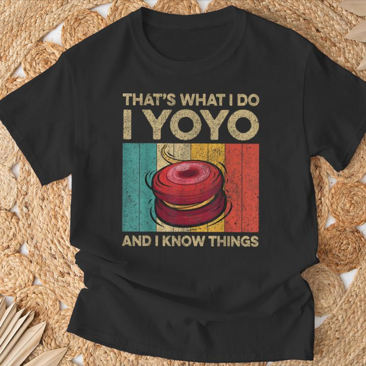 I Yoyo And I Know Things Vintage Yoyo T-Shirt Gifts for Old Men