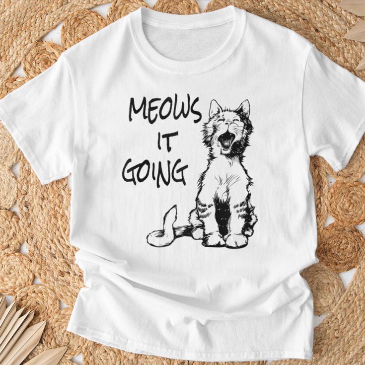 Cat Meows It Going T-Shirt Gifts for Old Men