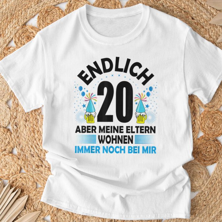 Endlich 20 T-Shirt, Humorvolles Design über Eltern Wohnen Noch Geschenke für alte Männer