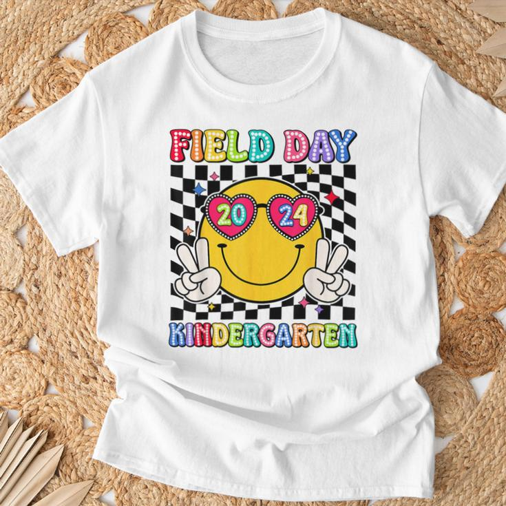 Field Day 2024 Kindergarten Fun Day Sunglasses Field Trip T-Shirt Gifts for Old Men