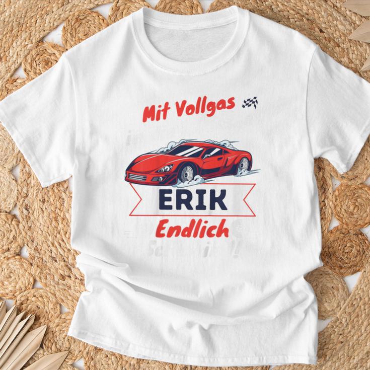 Kinder Endlich Schulkind Erik Personalised First Day Of School 2024 T-Shirt Geschenke für alte Männer