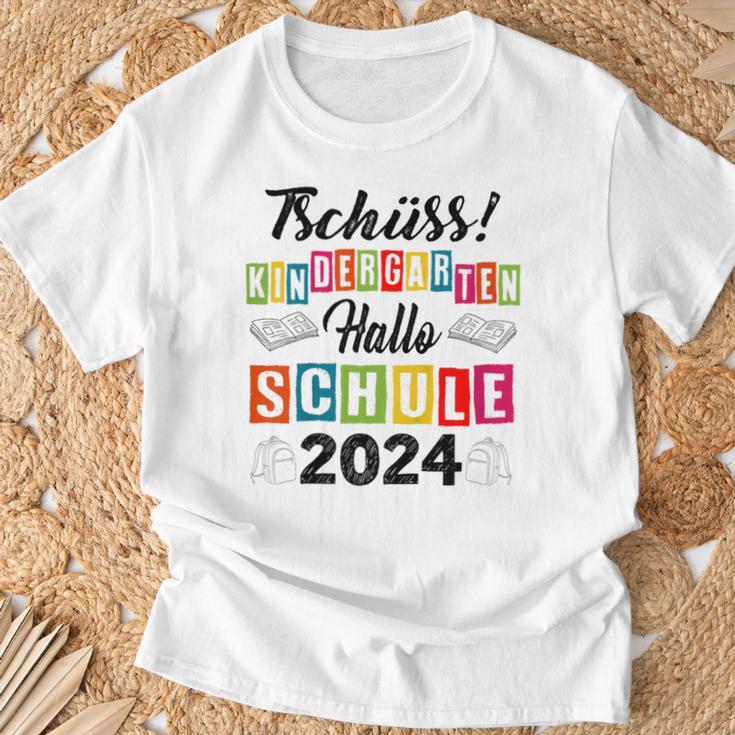 Kinder Tschüss Kindergarten Hallo Schule 2024 Kita Abgänger T-Shirt Geschenke für alte Männer