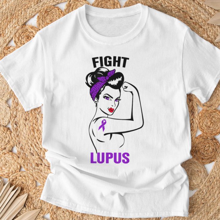 Im Mai Tragen Wir Lila Frauen Lupus Bewusstseinsmonat T-Shirt Geschenke für alte Männer