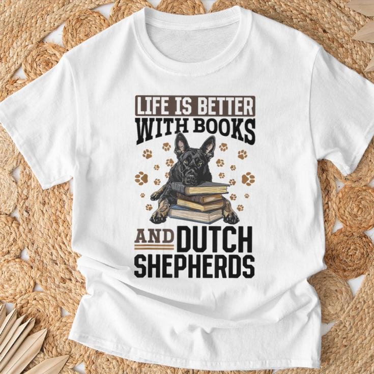 Niederländischer Schäferhund Das Leben Ist Besser Mit Büchern Und Holländisch T-Shirt Geschenke für alte Männer