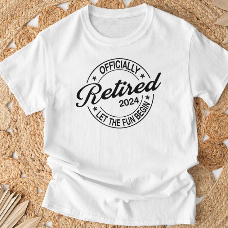 Officially Retired 2024 Retirement Party T-Shirt Gifts for Old Men